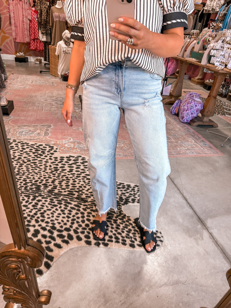 The Mid Barrel Jeans